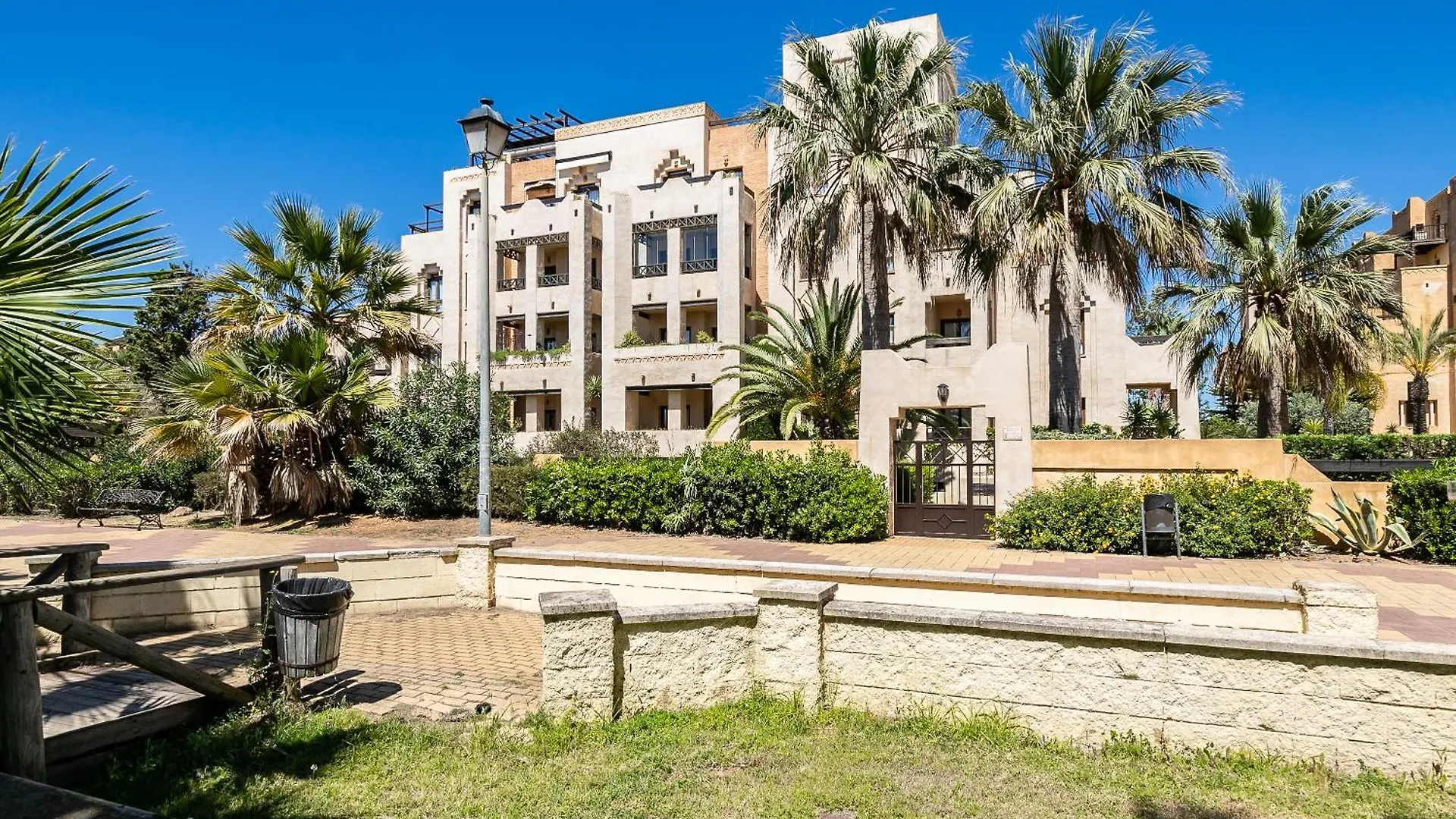 Apartamento Dos Dormitorios Vistas Jardin Punta del Caiman Apartment
